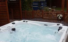 Ruth'S Rest Country Retreat With Private Hot Tub